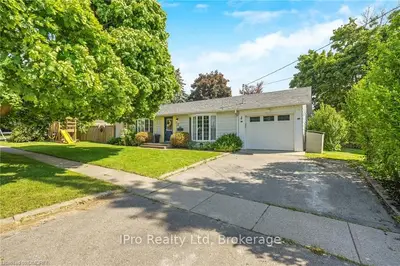 2 Jessop Court, Halton Hills, On L7g 4p1
