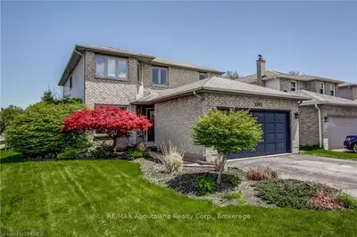 Detached in Burlington