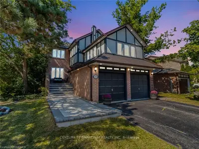 195 Romain Crescent, Oakville, On L6h 5a5