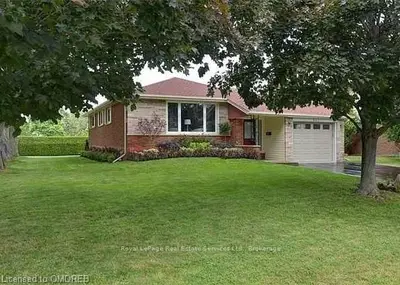 Detached in Burlington