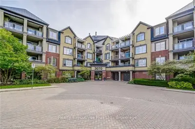 Condo Apartment in Burlington