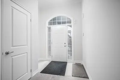 Detached Condo in Brampton