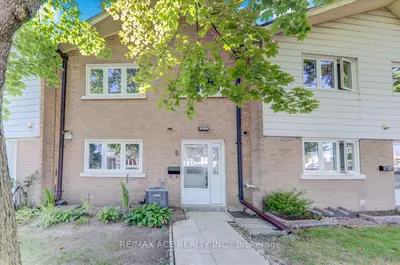 Condo Townhouse in Toronto