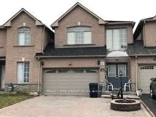 Att/Row/Townhouse in Toronto