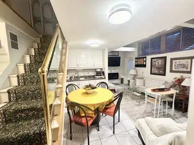 1252 Hillhurst Road #2, Oakville, On L6j 1x4