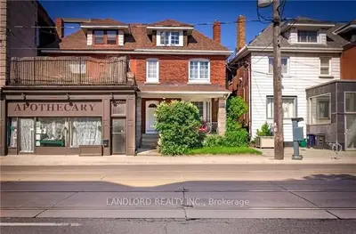 2251 Dundas Street W Lower, Toronto W01, On M6r 1x6