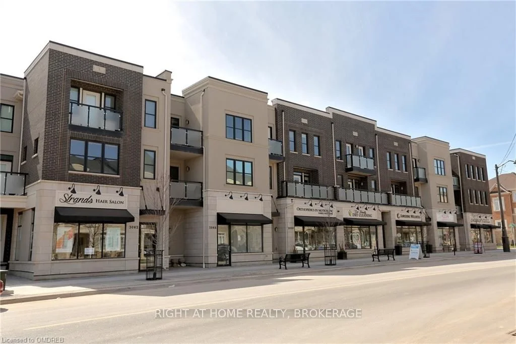 Att/Row/Townhouse in Oakville