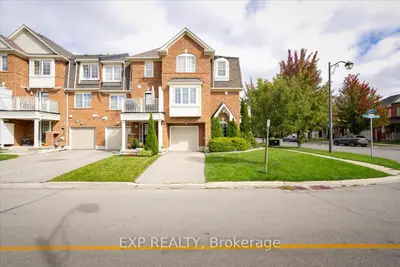 Att/Row/Townhouse in Milton