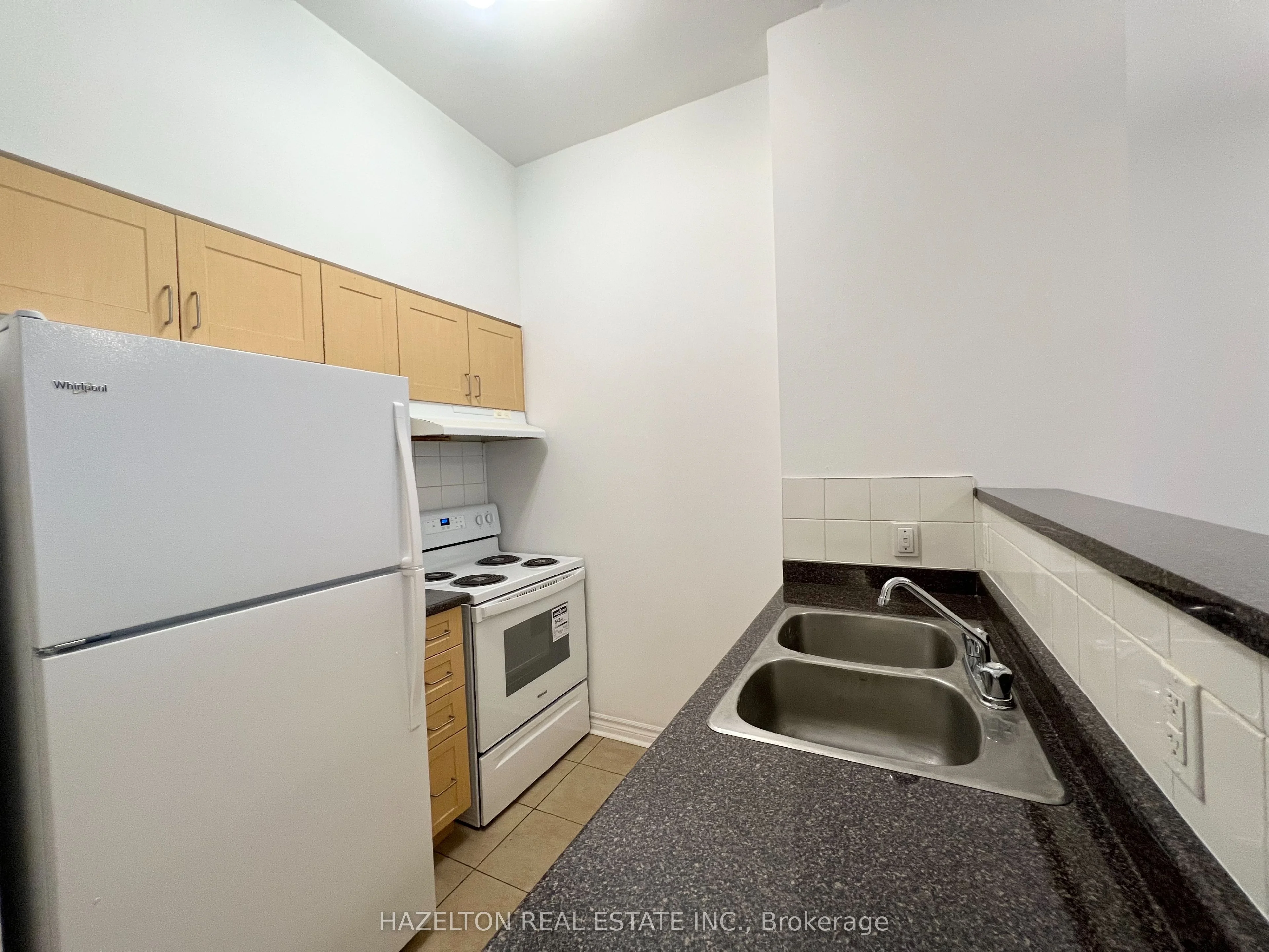 800 Lansdowne Avenue 113, Toronto W02, ON M6H 4K2