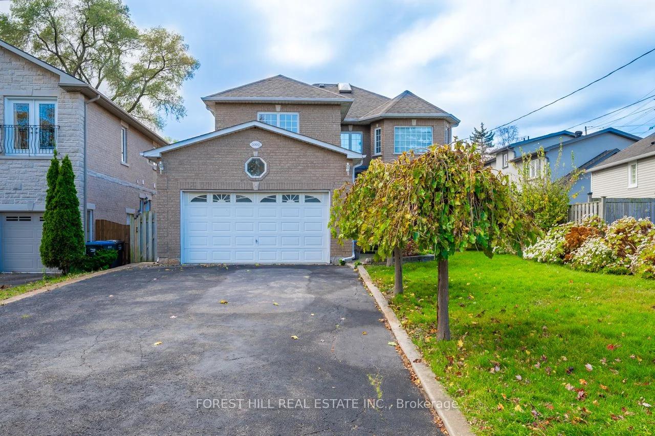 1092 Shaw Drive, Mississauga, On L5g 3z4