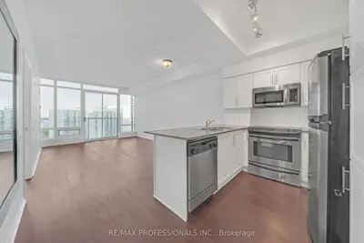 Condo Apartment in Toronto