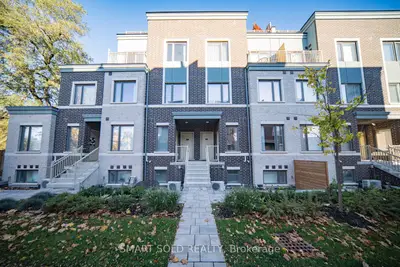 Condo Townhouse in Toronto