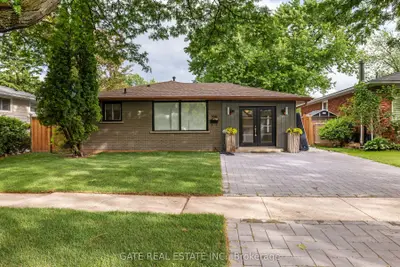Detached in Burlington