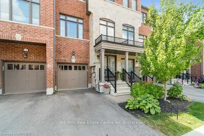 Att/Row/Townhouse in Halton Hills