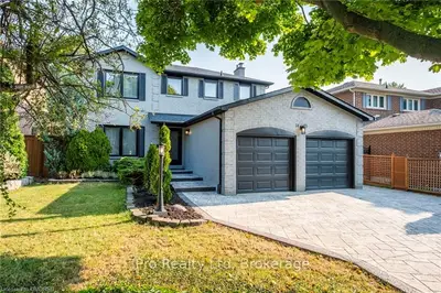 Detached in Oakville