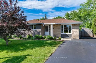 Detached in Burlington