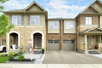Att/Row/Townhouse in Milton