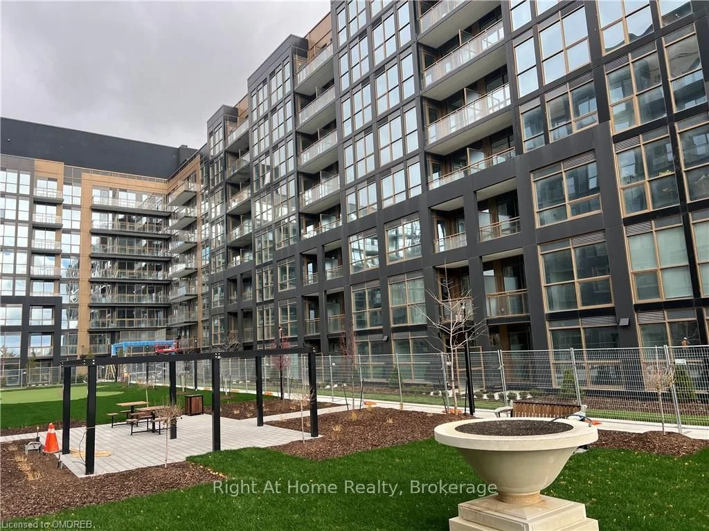 Condo Apartment in Oakville