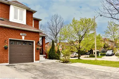 Semi-Detached in Mississauga