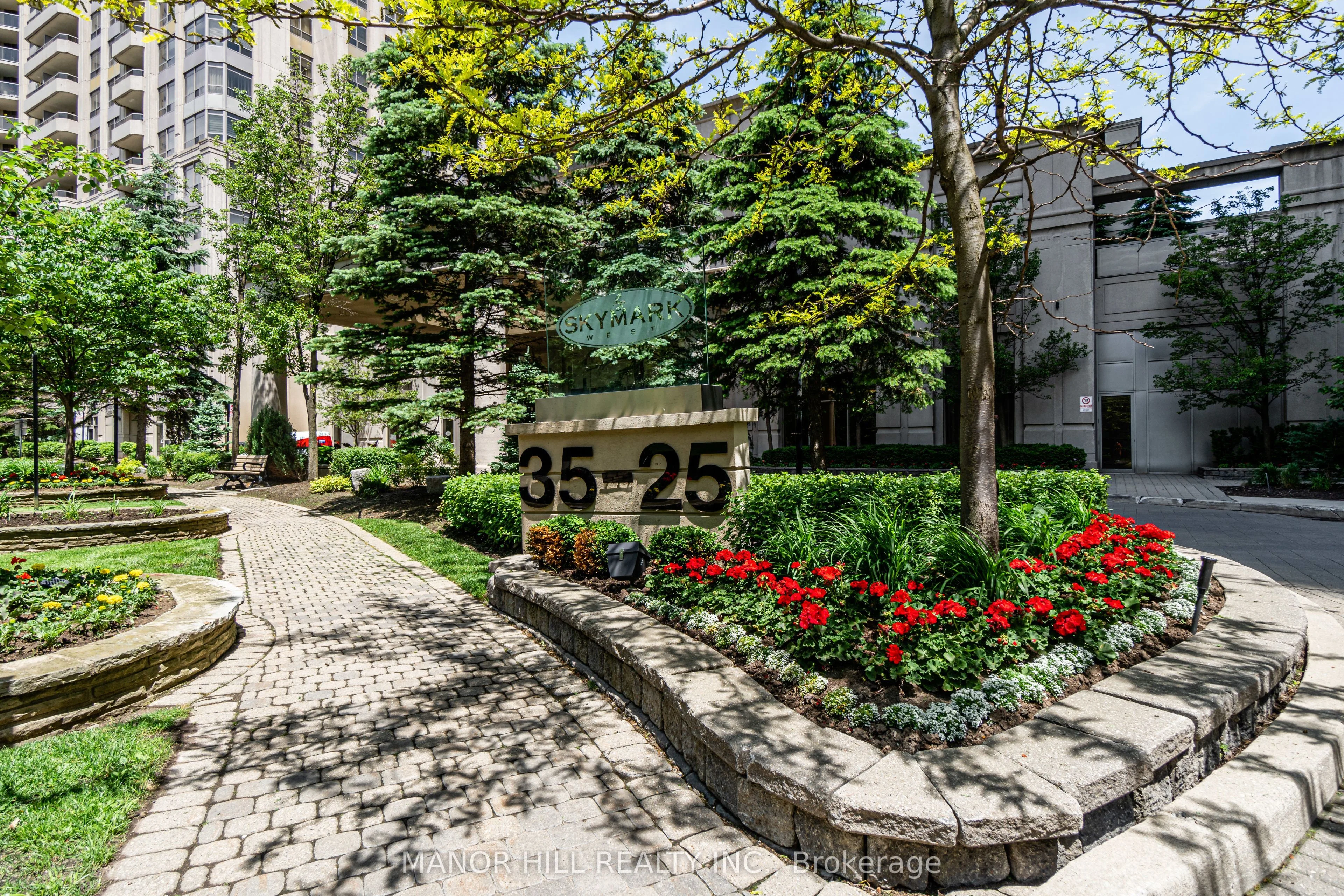 Condo Apartment in Mississauga