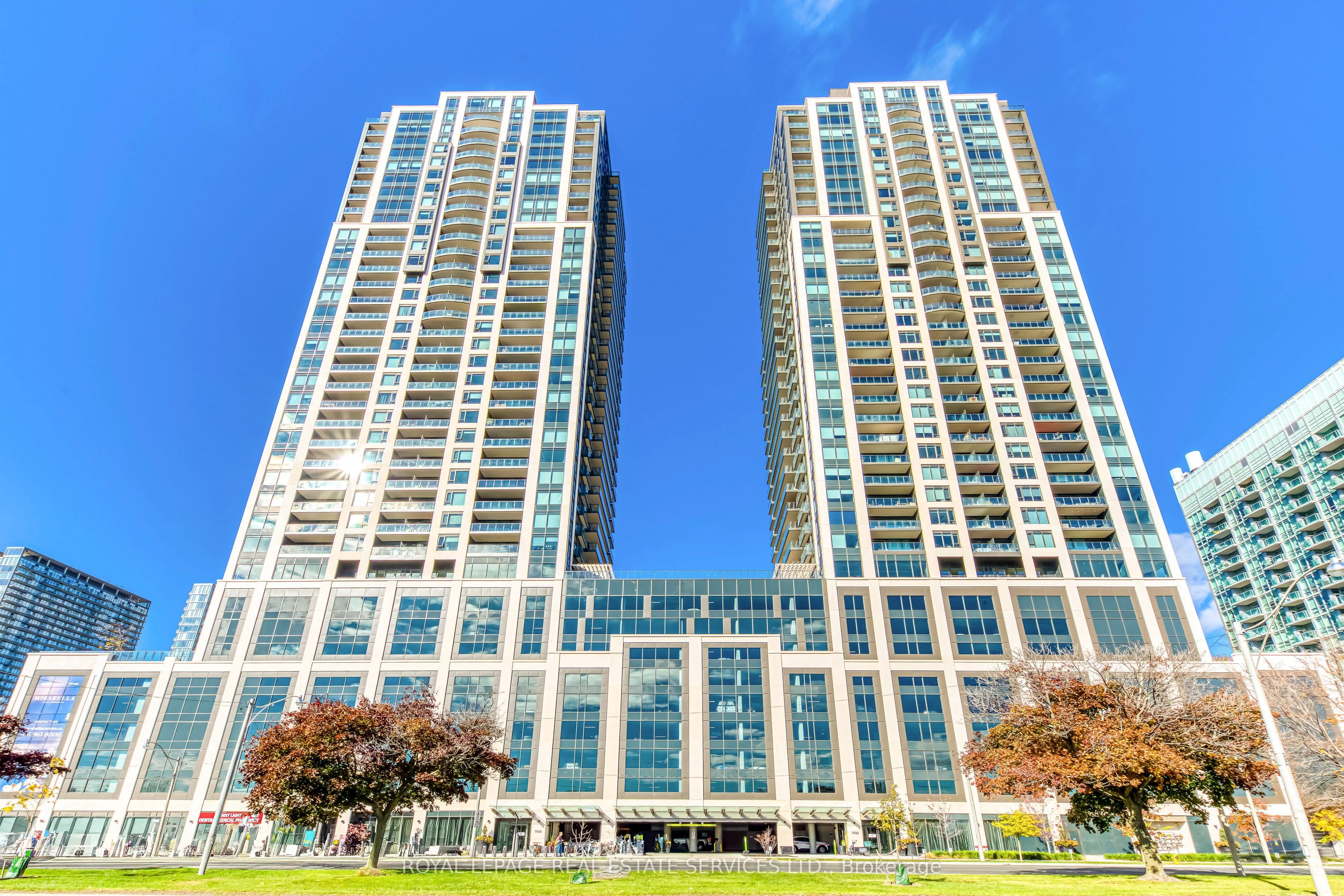 1926 Lake Shore Boulevard W 1805, Toronto W01, On M6s 1a1