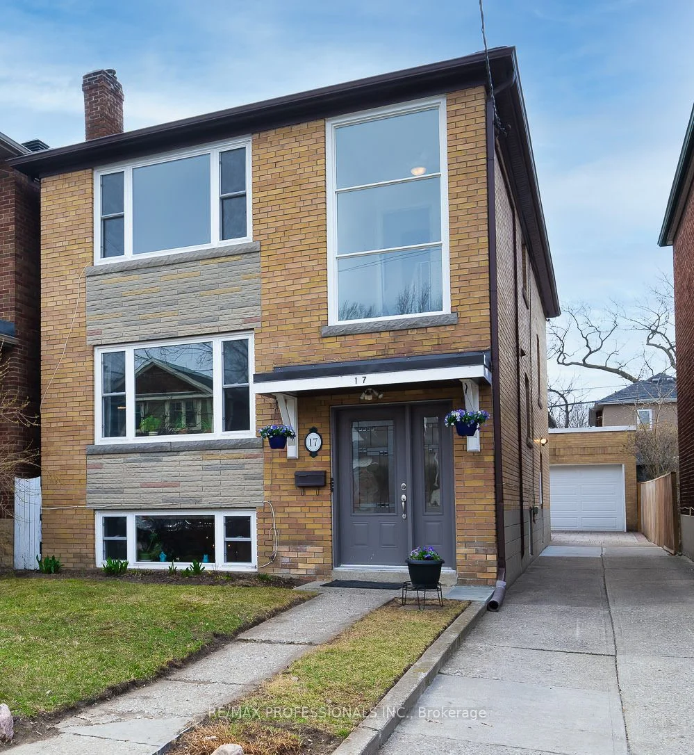 Triplex in Toronto