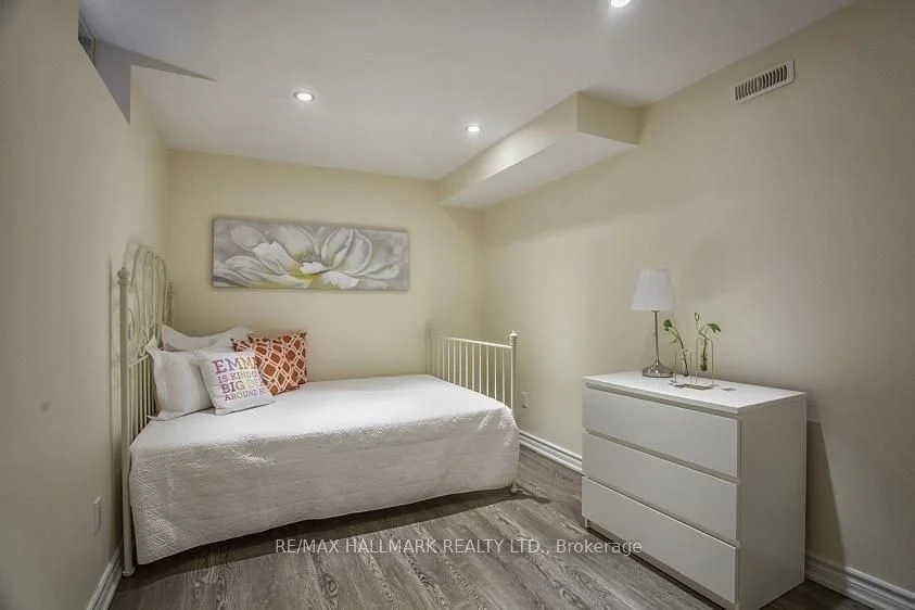 6630 Blackheath Ridge Lower, Mississauga, ON L5W 1Z7