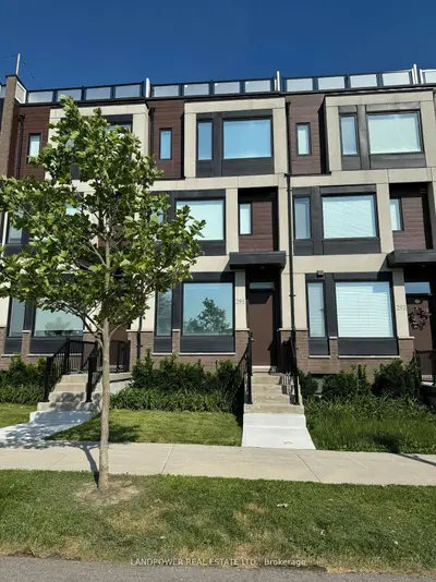 Att/Row/Townhouse in Toronto