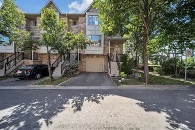 Condo Townhouse in Mississauga