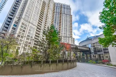Condo Apartment in Mississauga