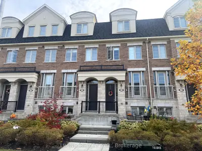 Att/Row/Townhouse in Toronto