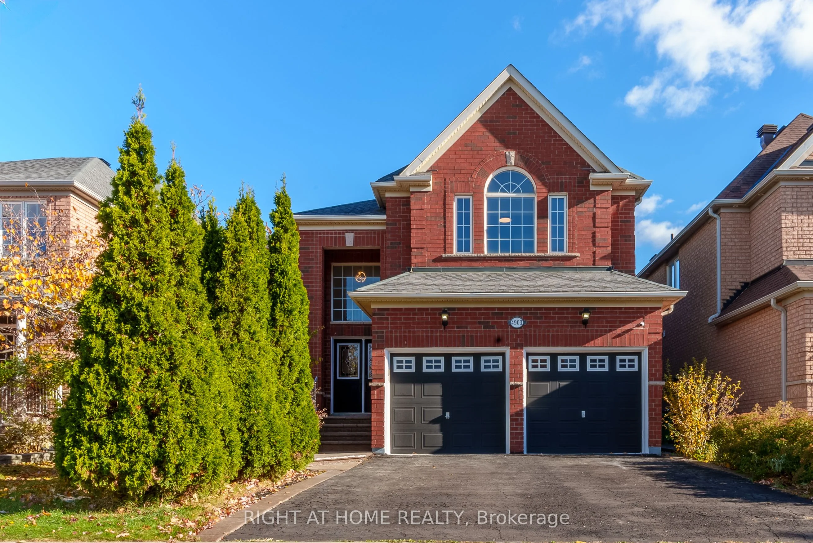 4903 Sebastian Drive, Mississauga, On L5m 7l8