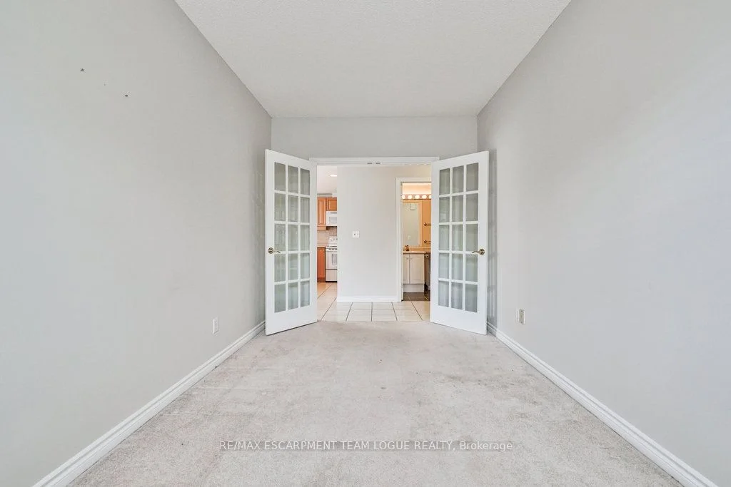 5188 Lakeshore Road 501, Burlington, ON L7L 6P4