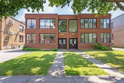 Duplex in Toronto