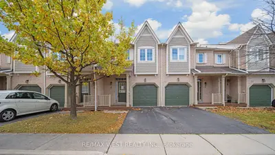 Condo Townhouse in Mississauga