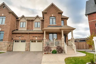 Semi-Detached in Milton