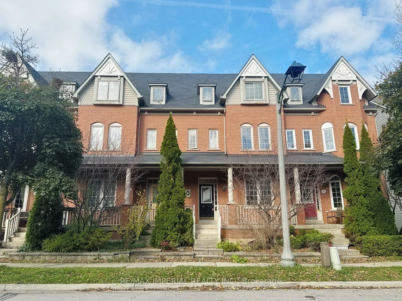 203 Roxton Road, Oakville, On L6h 6m9