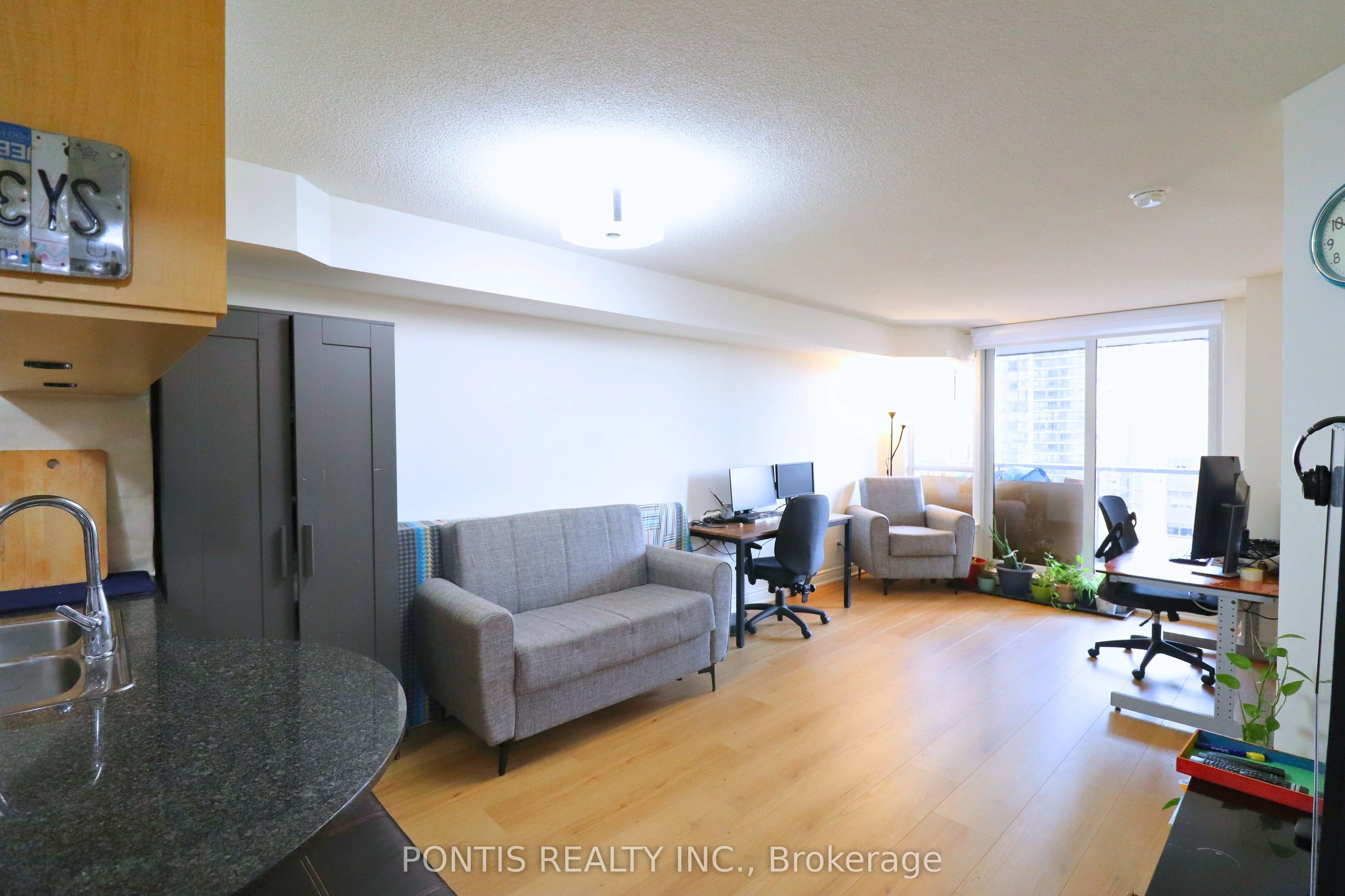 4090 Living Arts Drive 1504, Mississauga, ON L5B 4M8