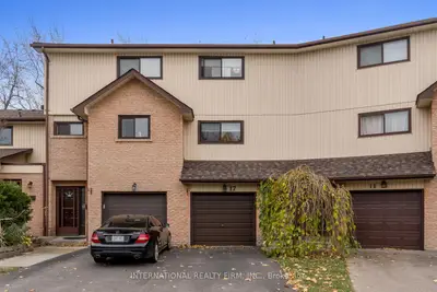 Condo Townhouse in Brampton