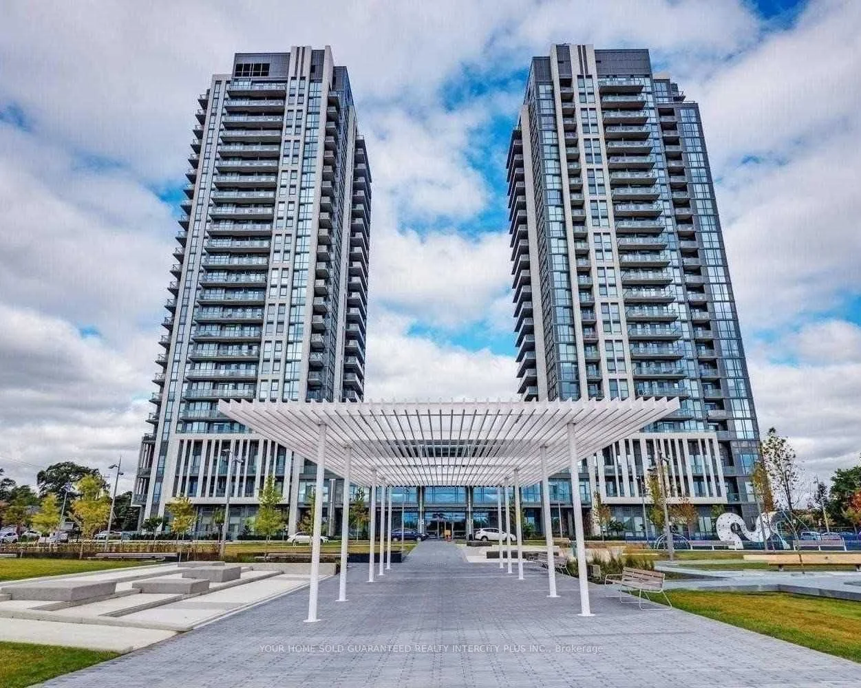 17 Zorra Street 1805, Toronto W08, On M8z 0c8