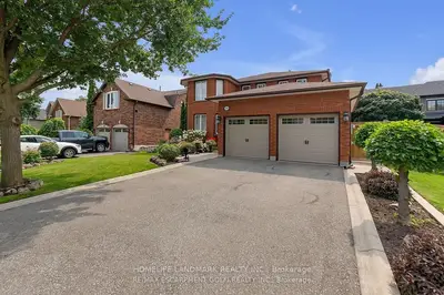 Detached in Oakville