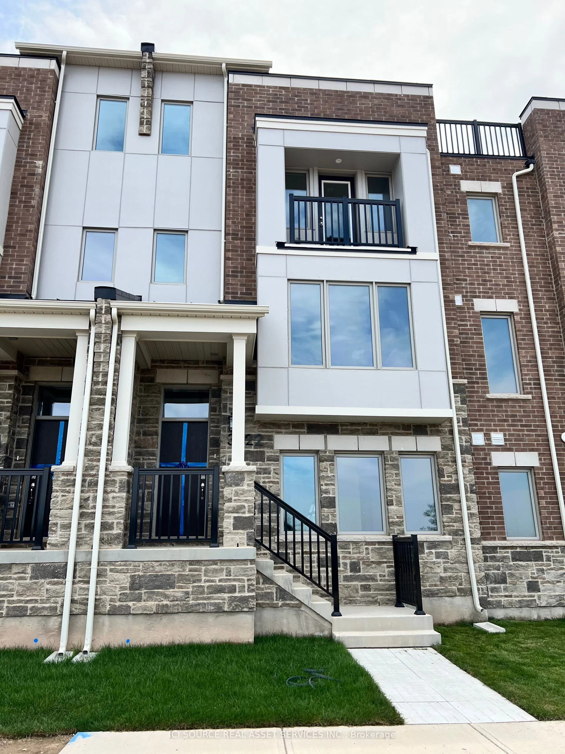 3022 John Mckay Boulevard, Oakville, On L6h 3x1