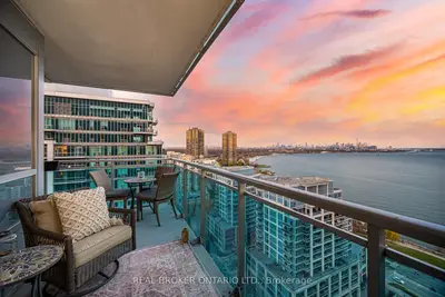 Condo Apartment in Toronto
