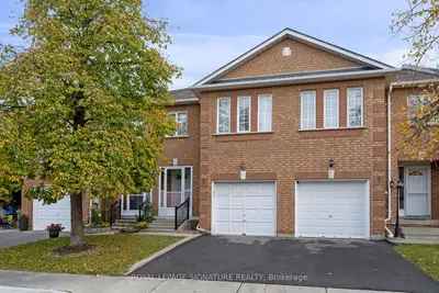 Condo Townhouse in Brampton
