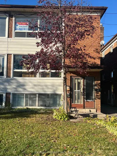 Triplex in Toronto