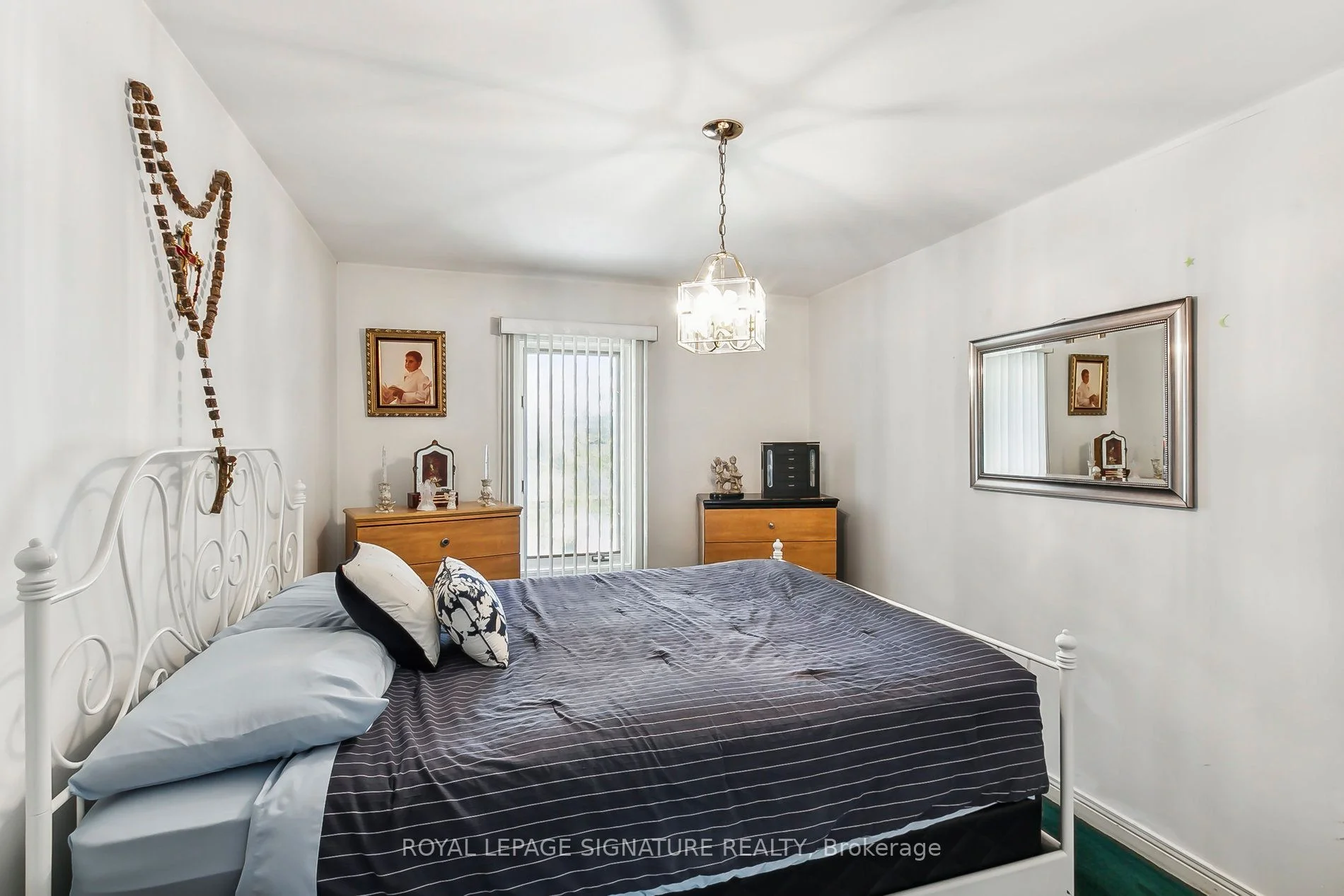 23A Fourteenth Street, Toronto W06, ON M8V 3H8