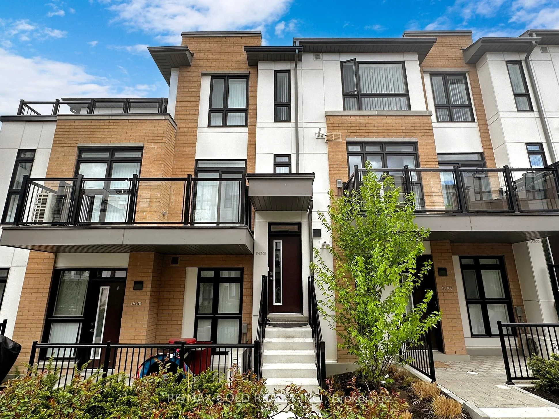 Condo Townhouse in Toronto