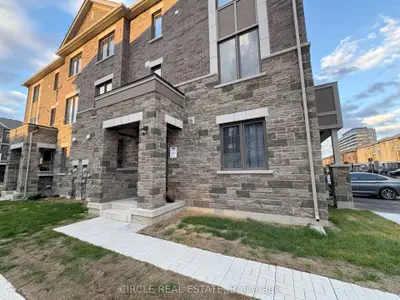 Att/Row/Townhouse in Brampton