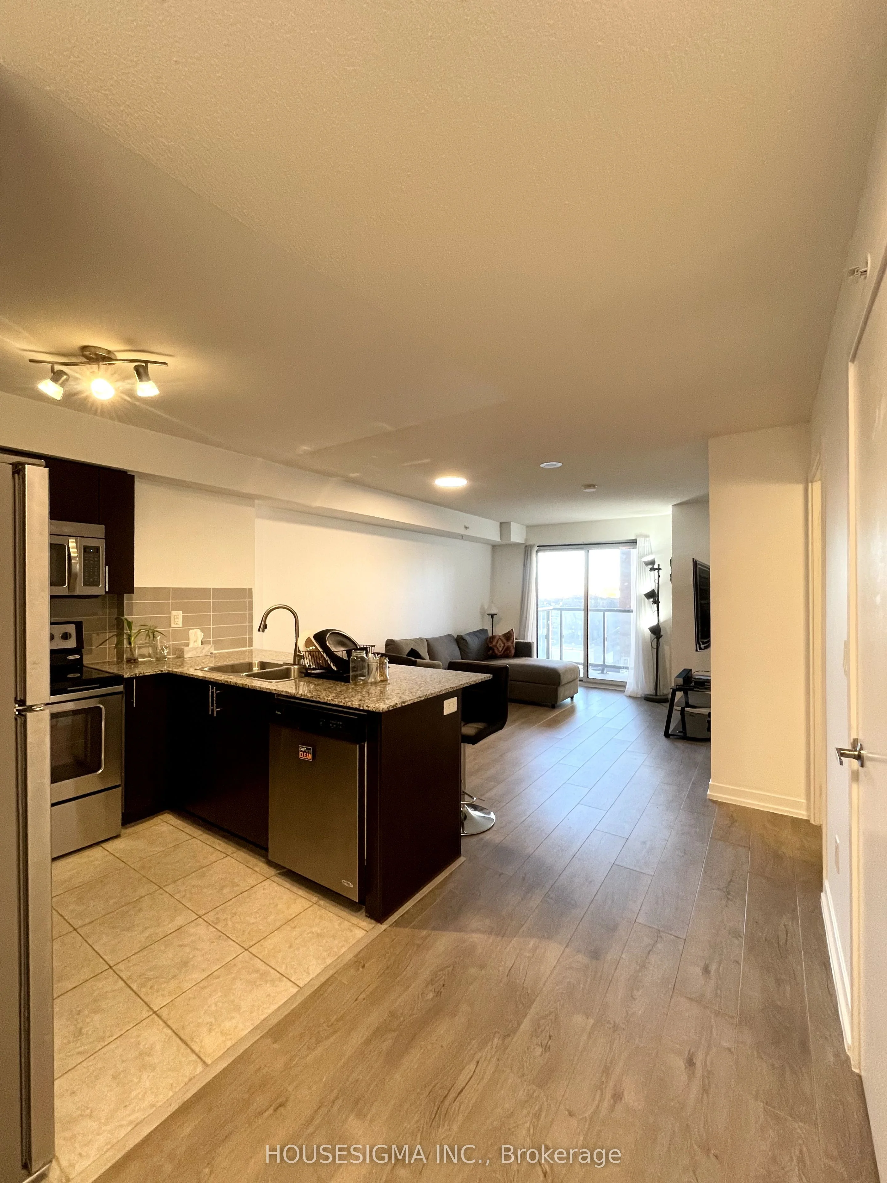 1410 Dupont Street 702, Toronto W02, On M6h 2b1