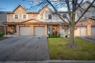 Condo Townhouse in Mississauga